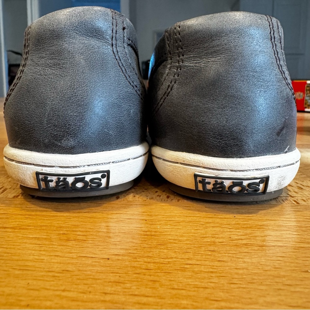 Taos Upward Sneaker Women Gray, Blue,Tan Leather Comfort minimalist Shoes Sz 6.5 - Picture 7 of 11